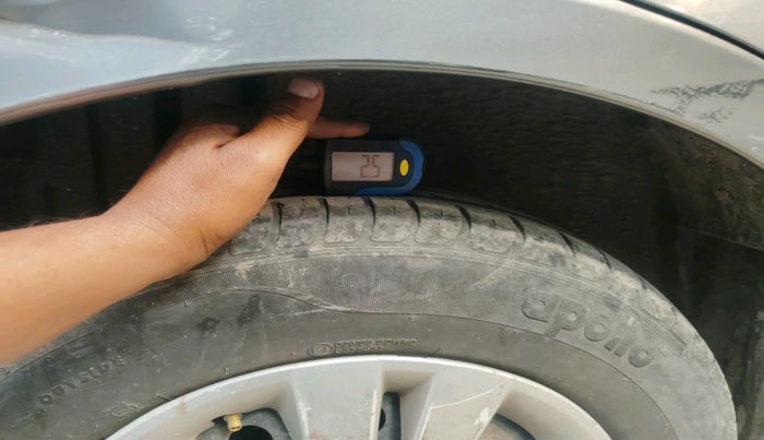 2014 Maruti Swift Dzire VXI, Petrol, Manual, 81,640 km, tyre