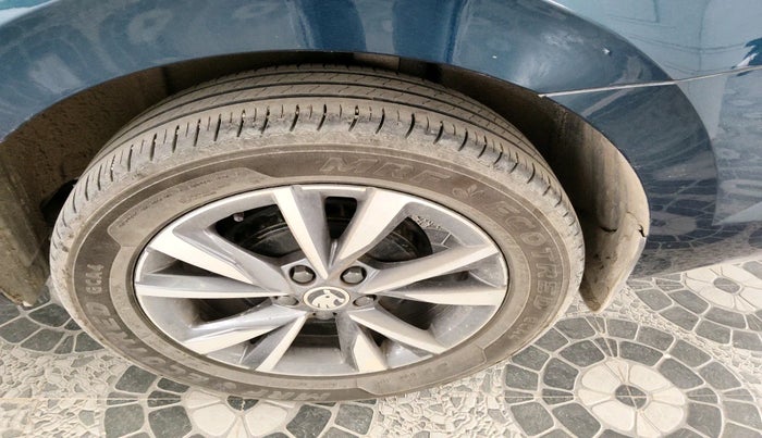 2024 Skoda SLAVIA STYLE 1.5L TSI MT, Petrol, Manual, 17,337 km, tyre