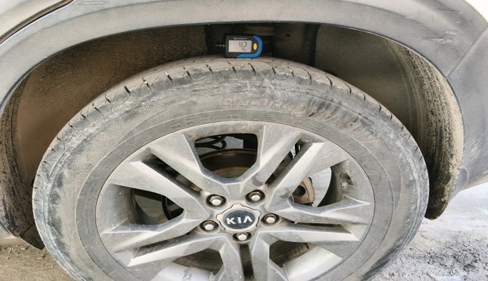 2019 KIA SELTOS HTX 1.5 DIESEL, Diesel, Manual, 1,76,896 km, tyre