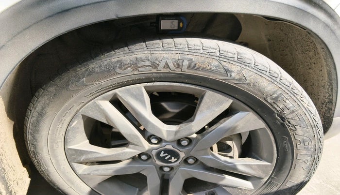 2019 KIA SELTOS HTX 1.5 DIESEL, Diesel, Manual, 1,76,896 km, tyre