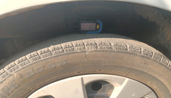 2011 Maruti Swift VDI, Diesel, Manual, 2,33,005 km, tyre