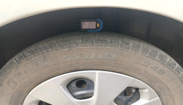 2011 Maruti Swift VDI, Diesel, Manual, 2,33,005 km, tyre