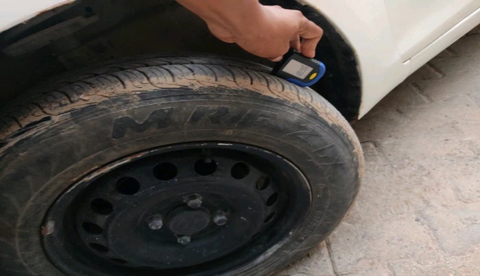 2014 Maruti Swift LXI, Petrol, Manual, 95,981 km, tyre