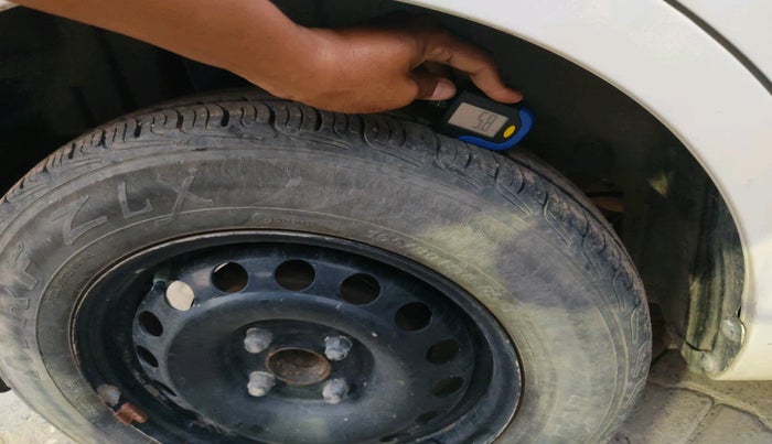 2014 Maruti Swift LXI, Petrol, Manual, 95,981 km, tyre