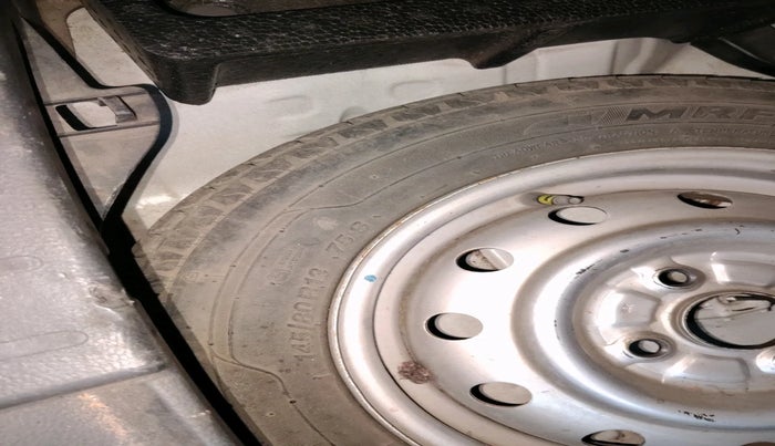 2011 Maruti Wagon R 1.0 LXI, Petrol, Manual, 1,26,422 km, tyre