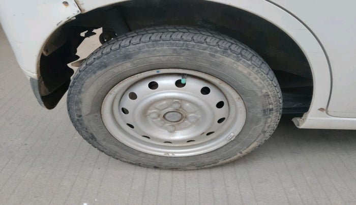 2011 Maruti Wagon R 1.0 LXI, Petrol, Manual, 1,26,422 km, tyre