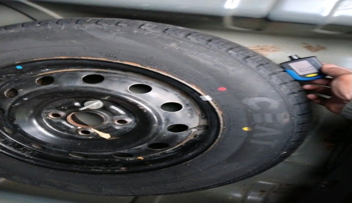 2010 Maruti Swift Dzire VXI, Petrol, Manual, 54,297 km, tyre