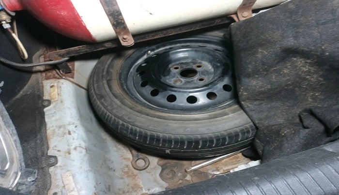 2016 Hyundai Verna 1.6 VTVT S, Petrol, Manual, 1,44,334 km, tyre