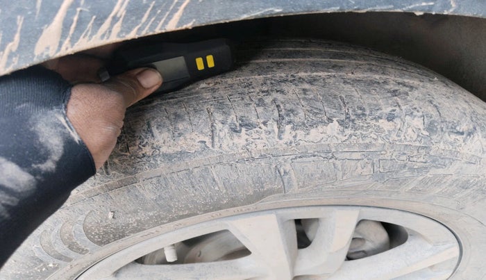 2022 Mahindra XUV700 AX 5 D AT 5 STR, Diesel, Automatic, 66,432 km, tyre