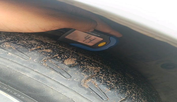 2014 Maruti Celerio VXI CNG, Petrol, Manual, 1,16,613 km, tyre