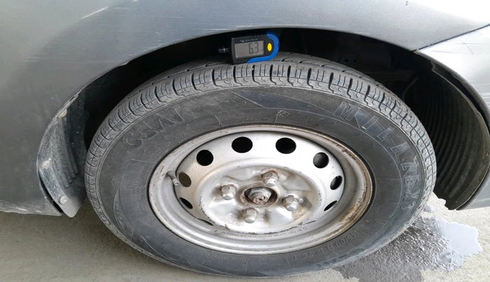 2013 Hyundai Eon ERA +, Petrol, Manual, 1,19,039 km, tyre