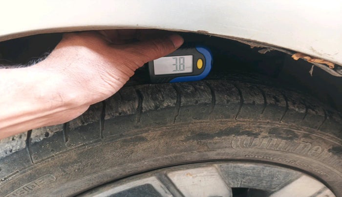 2016 Tata Zest XE PETROL, Petrol, Manual, 1,07,326 km, tyre