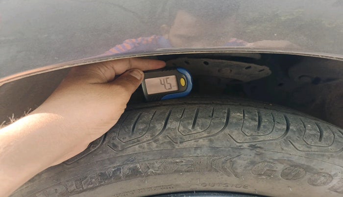 2017 Honda City 1.5L I-VTEC SV, Petrol, Manual, 1,12,032 km, tyre