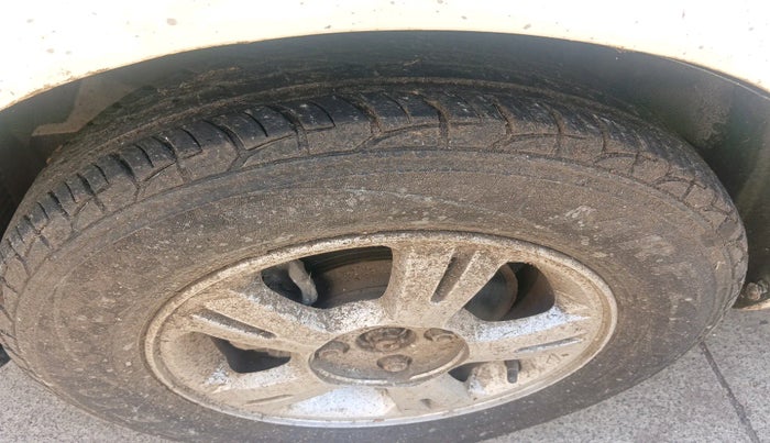 2010 Hyundai i20 ASTA 1.2, Petrol, Manual, 1,18,623 km, tyre