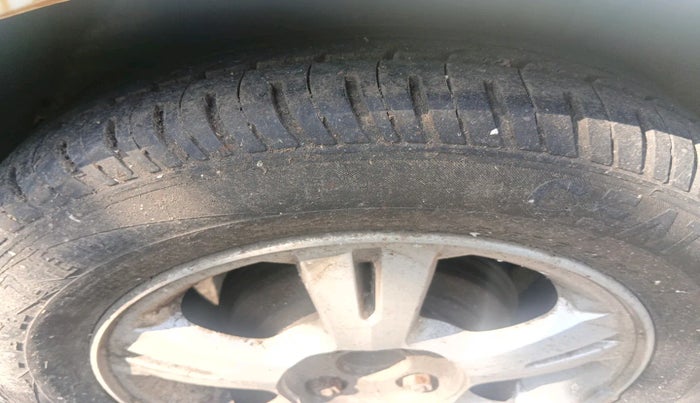 2010 Hyundai i20 ASTA 1.2, Petrol, Manual, 1,18,623 km, tyre