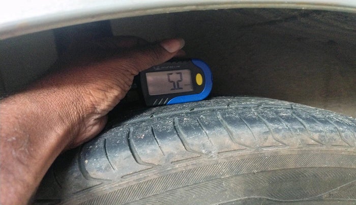 2014 Maruti Ertiga VDI, Diesel, Manual, 1,50,035 km, tyre