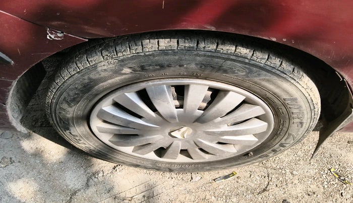 2012 Hyundai Eon ERA +, Petrol, Manual, 79,776 km, tyre