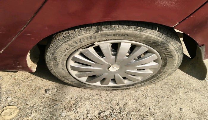 2012 Hyundai Eon ERA +, Petrol, Manual, 79,776 km, tyre