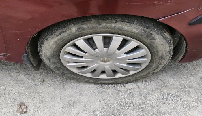 2012 Hyundai Eon ERA +, Petrol, Manual, 79,776 km, tyre