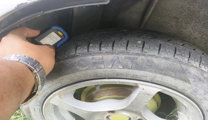 2012 Tata Indica V2 DLE, Diesel, Manual, 70,000 km, tyre