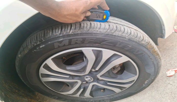 2023 Tata Tiago XT PETROL, Petrol, Manual, 10,395 km, tyre