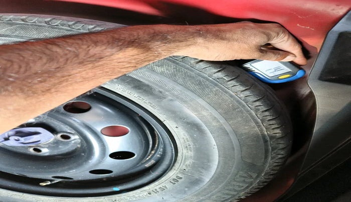 2018 Maruti Swift VXI, Petrol, Manual, 39,946 km, tyre