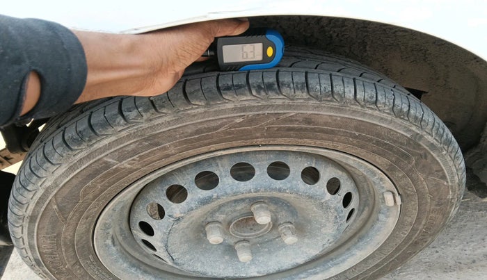 2017 Hyundai Grand i10 MAGNA 1.2 KAPPA VTVT, Petrol, Manual, 1,83,770 km, tyre