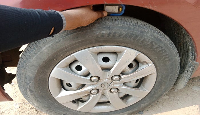 2011 Hyundai Eon MAGNA, Petrol, Manual, 1,12,339 km, tyre