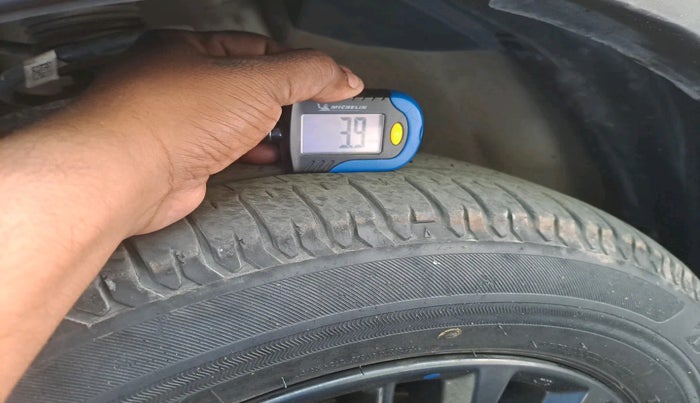 2022 Maruti XL6 ZETA AT, Petrol, Automatic, 54,708 km, tyre