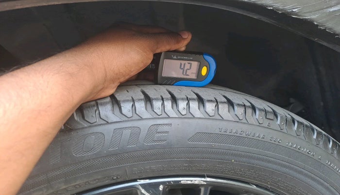 2022 Maruti XL6 ZETA AT, Petrol, Automatic, 54,708 km, tyre
