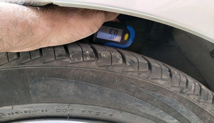 2011 Hyundai i10 MAGNA 1.2, Petrol, Manual, 59,934 km, tyre