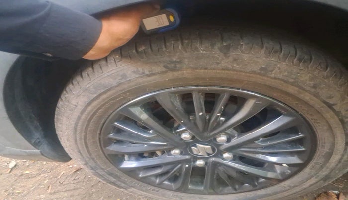 2020 Maruti XL6 ALPHA MT, Petrol, Manual, 27,458 km, tyre