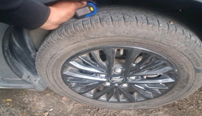 2020 Maruti XL6 ALPHA MT, Petrol, Manual, 27,458 km, tyre