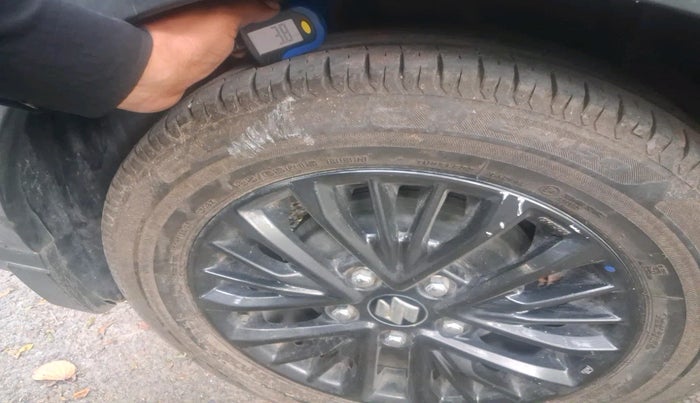 2020 Maruti XL6 ALPHA MT, Petrol, Manual, 27,458 km, tyre