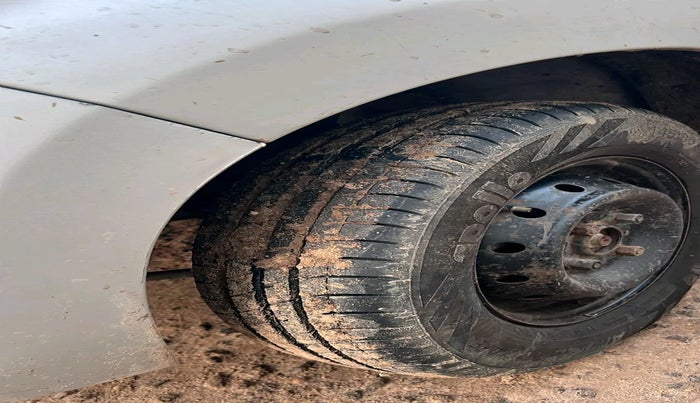 2018 Maruti Alto 800 VXI, Petrol, Manual, 80,001 km, tyre