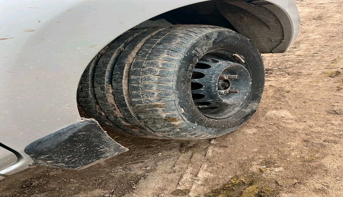 2018 Maruti Alto 800 VXI, Petrol, Manual, 80,001 km, tyre