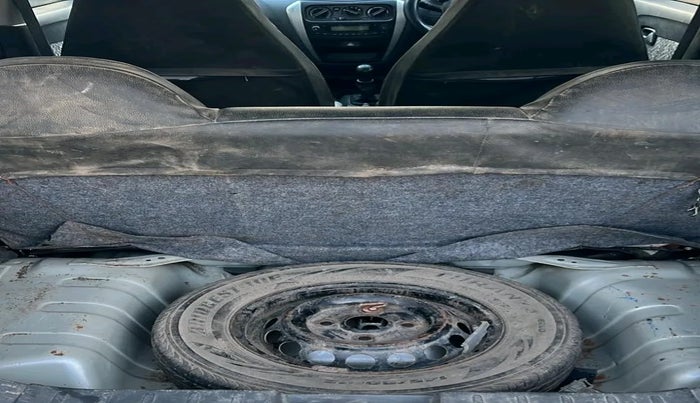 2018 Maruti Alto 800 VXI, Petrol, Manual, 80,001 km, tyre