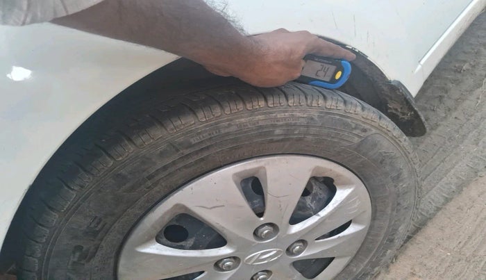 2013 Hyundai i10 SPORTZ 1.2, Petrol, Manual, 1,45,483 km, tyre