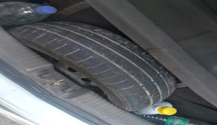 2013 Hyundai i10 SPORTZ 1.2, Petrol, Manual, 1,45,483 km, tyre