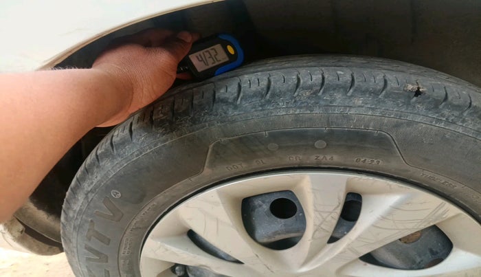 2018 Maruti Swift VXI, Petrol, Manual, 92,600 km, tyre