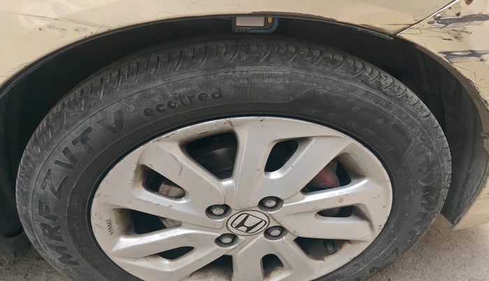 2014 Honda Mobilio 1.5L I-VTEC V, Petrol, Manual, 1,22,723 km, tyre