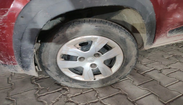 2016 Renault Kwid RXT 0.8, Petrol, Manual, 1,13,700 km, tyre