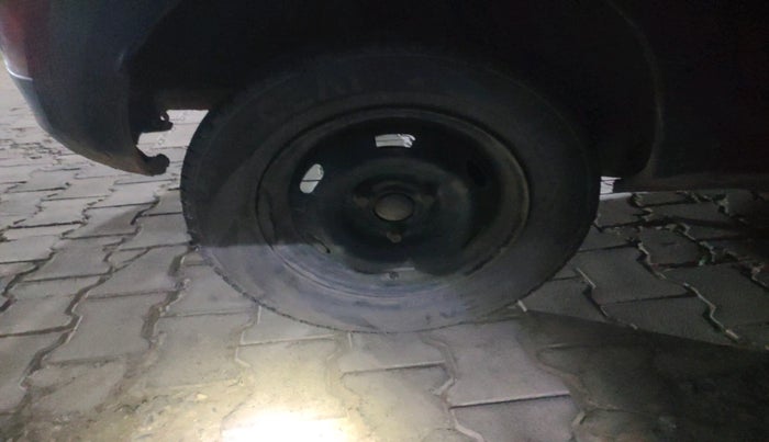 2016 Renault Kwid RXT 0.8, Petrol, Manual, 1,13,700 km, tyre