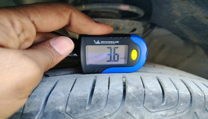 2019 Hyundai VENUE S 1.2, Petrol, Manual, 76,422 km, tyre