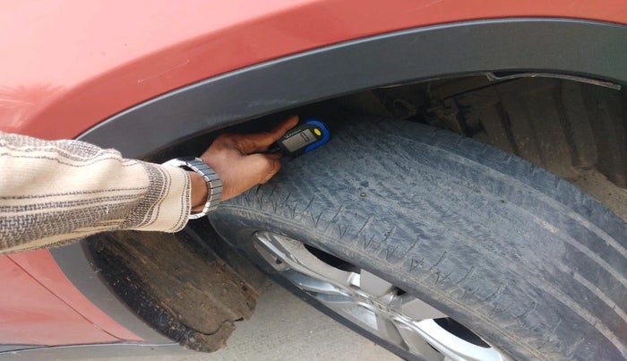 2016 Maruti Vitara Brezza ZDI, Diesel, Manual, 77,029 km, tyre