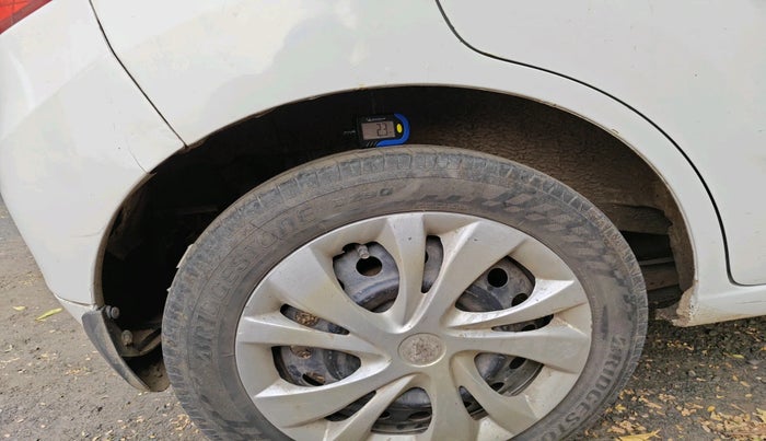 2015 Maruti Wagon R 1.0 VXI, Petrol, Manual, 84,568 km, tyre