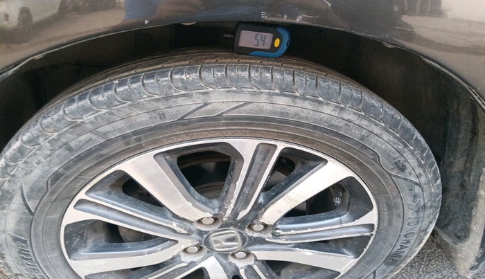 2017 Honda City 1.5L I-VTEC V MT, Petrol, Manual, 1,74,321 km, tyre