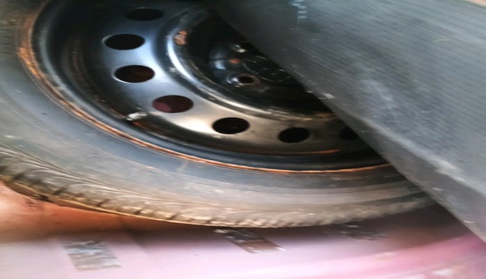 2011 Toyota Etios Liva VX, Petrol, Manual, 82,788 km, tyre