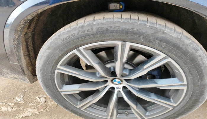 2022 BMW X5  xDrive 30d M Sport, Diesel, Automatic, 69,833 km, tyre
