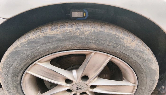 2012 Skoda Rapid AMBITION 1.6 TDI CR MT, Diesel, Manual, 2,32,423 km, tyre